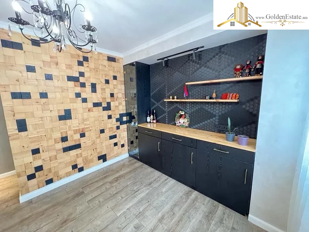 2 սենյականոց բնակարան Բրյուսովի փողոցում կենտրոնում, 47 քմ, 4/9 հարկ