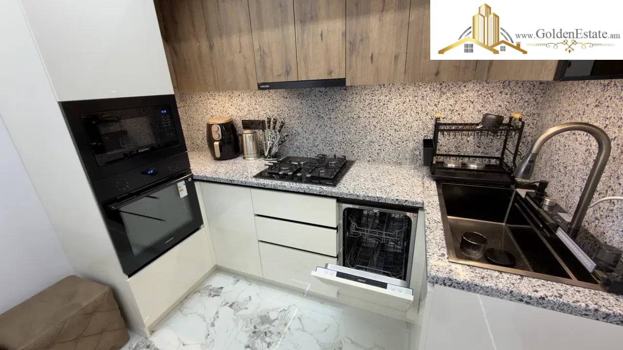 3 սենյականոց բնակարան Բրյուսովի փողոցում կենտրոնում, 70.5 քմ, 8/16 հարկ, 3+ սանհանգույց