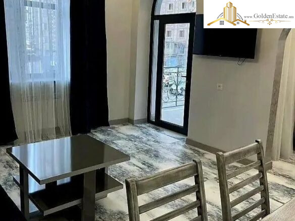 2 սենյականոց բնակարան Աղբյուր Սերոբի փողոցում Արաբկիրում, 72 քմ, նախավերջին հարկ, բարձր առաստաղներ