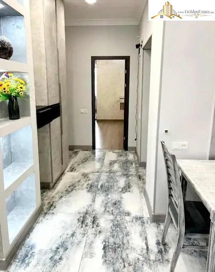 2 սենյականոց բնակարան Աղբյուր Սերոբի փողոցում Արաբկիրում, 72 քմ, նախավերջին հարկ, բարձր առաստաղներ