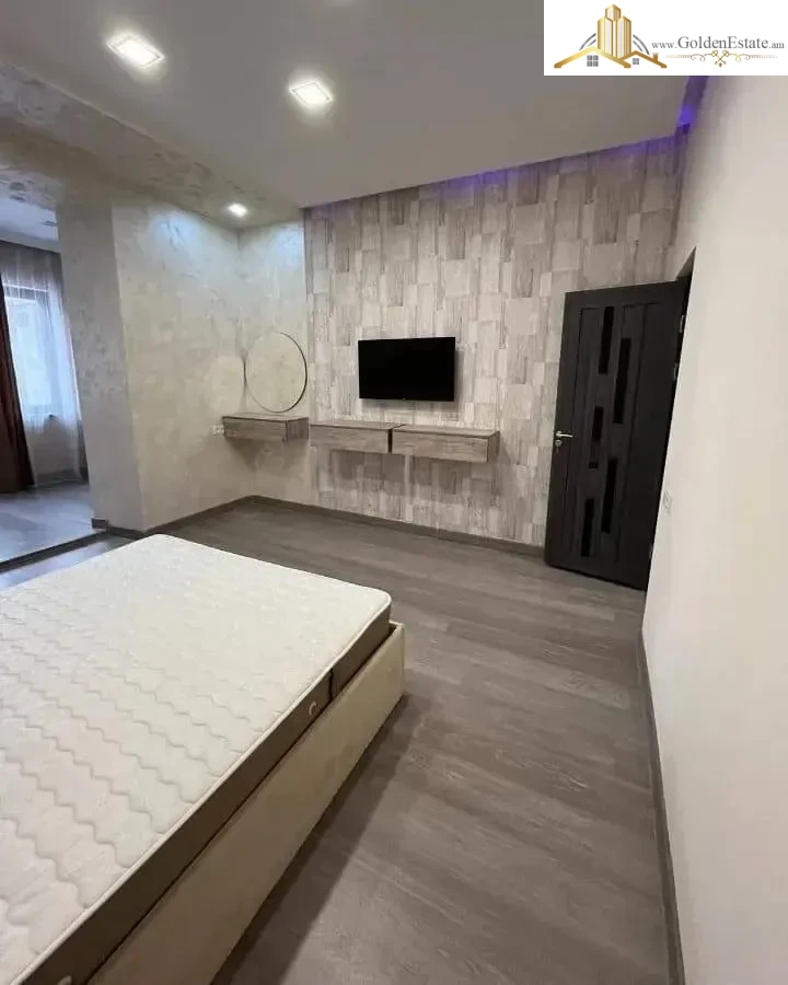 2 սենյականոց բնակարան Աղբյուր Սերոբի փողոցում Արաբկիրում, 72 քմ, նախավերջին հարկ, բարձր առաստաղներ