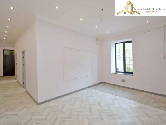 3 սենյականոց բնակարան Պարոնյան փողոցում կենտրոնում, 67 քմ, նախավերջին հարկ, բարձր առաստաղներ