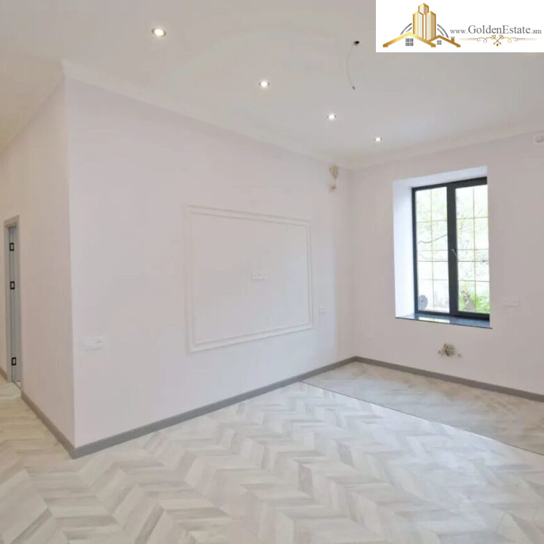 3 սենյականոց բնակարան Պարոնյան փողոցում կենտրոնում, 67 քմ, նախավերջին հարկ, բարձր առաստաղներ