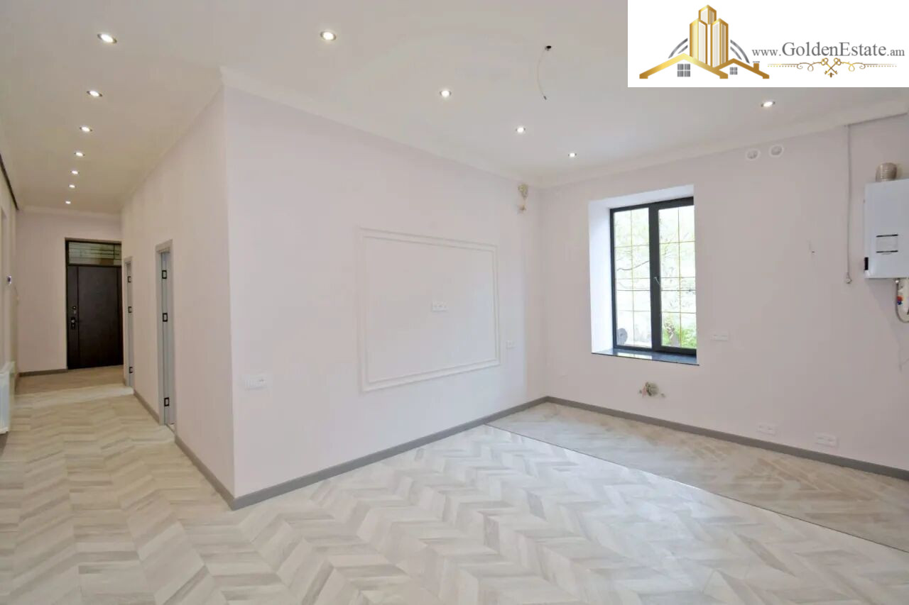 3 սենյականոց բնակարան Պարոնյան փողոցում կենտրոնում, 67 քմ, նախավերջին հարկ, բարձր առաստաղներ