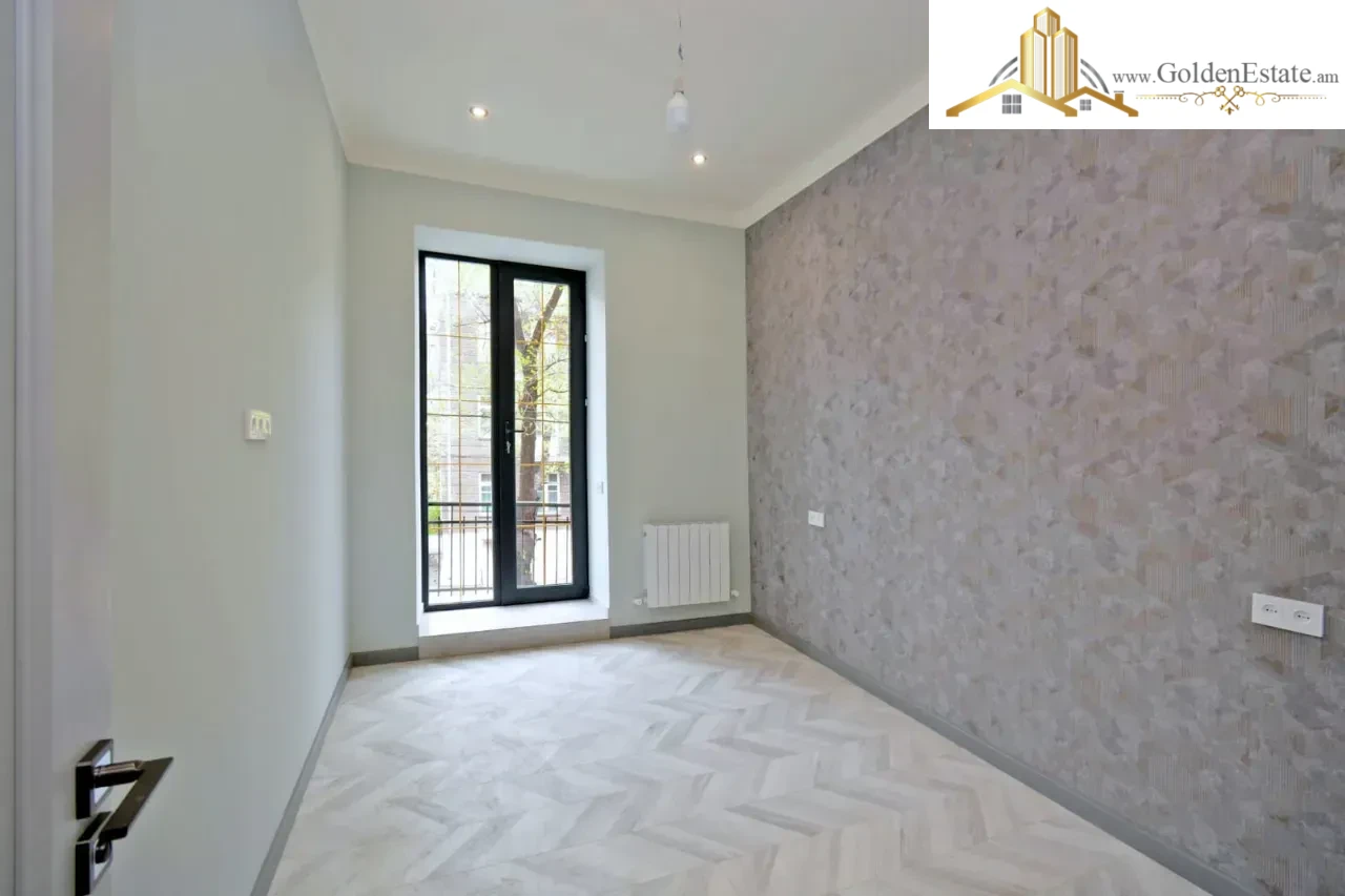 3 սենյականոց բնակարան Պարոնյան փողոցում կենտրոնում, 67 քմ, նախավերջին հարկ, բարձր առաստաղներ