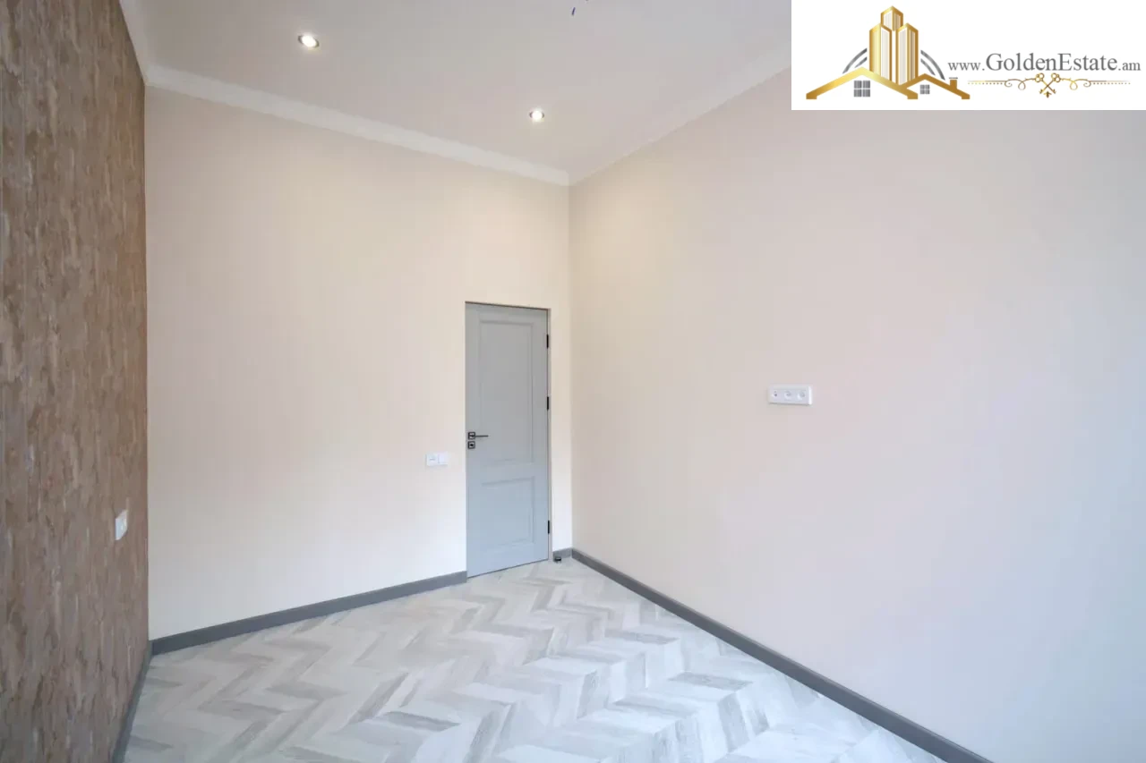 3 սենյականոց բնակարան Պարոնյան փողոցում կենտրոնում, 67 քմ, նախավերջին հարկ, բարձր առաստաղներ