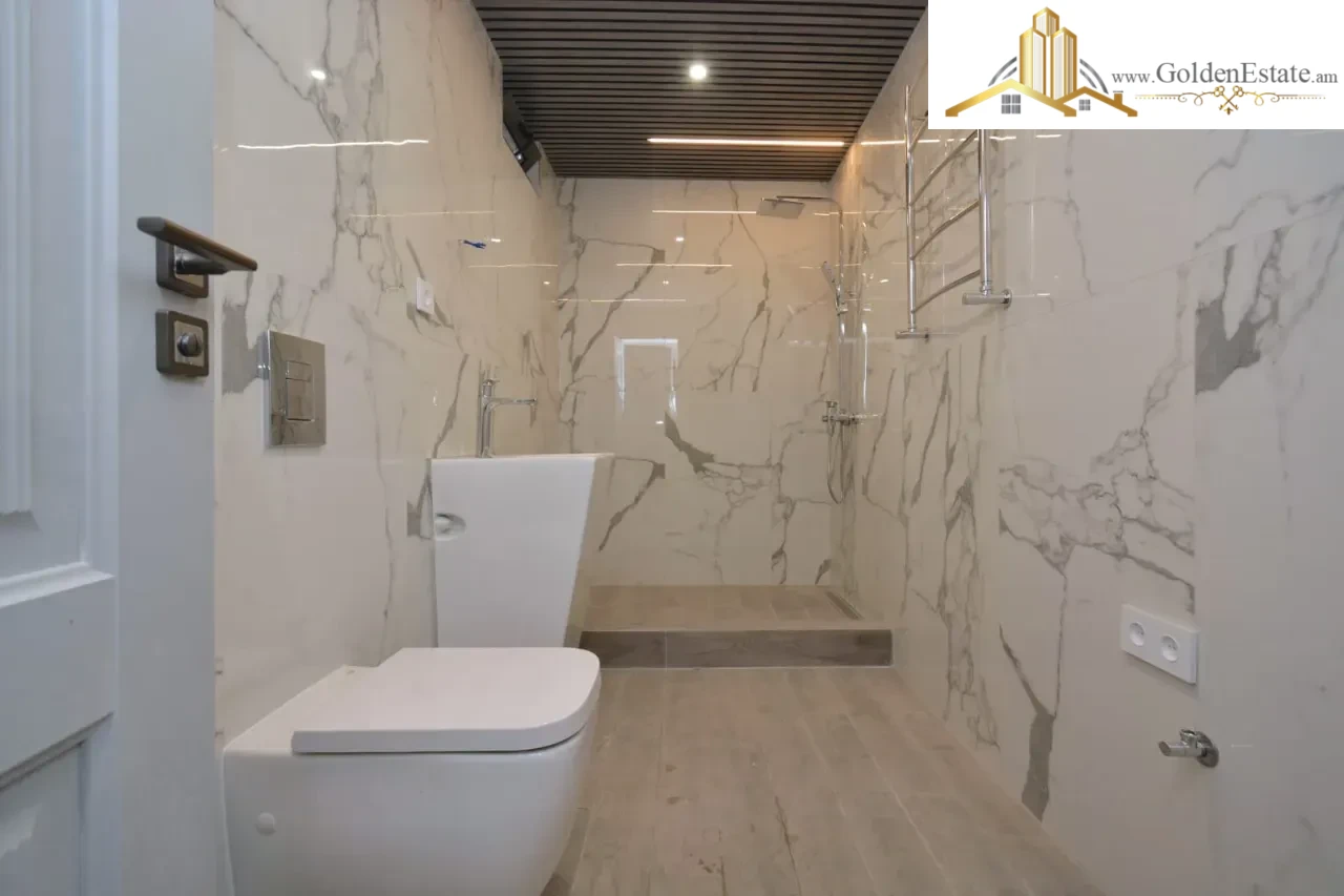 3 սենյականոց բնակարան Պարոնյան փողոցում կենտրոնում, 67 քմ, նախավերջին հարկ, բարձր առաստաղներ