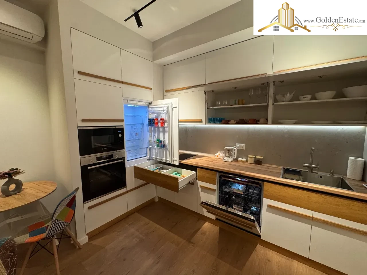 3 սենյականոց բնակարան նորակառույց շենքում Վերին Անտառային փողոցում կենտրոնում, 53 քմ, 2/8 հարկ