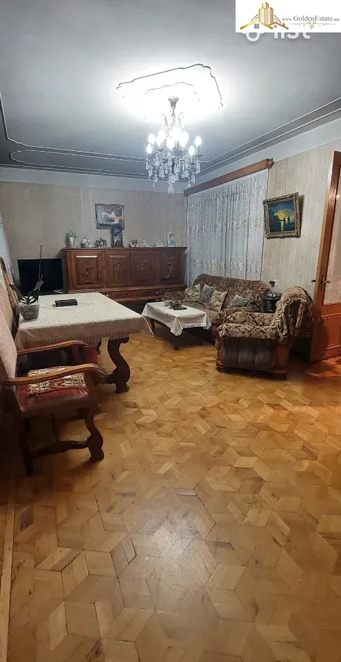 4 սենյականոց բնակարան Վրացական փողոցում Արաբկիրում, 100 քմ, նախավերջին հարկ, քարե շենք