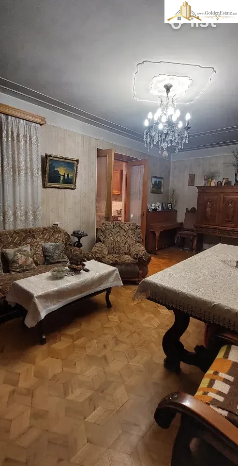 4 սենյականոց բնակարան Վրացական փողոցում Արաբկիրում, 100 քմ, նախավերջին հարկ, քարե շենք
