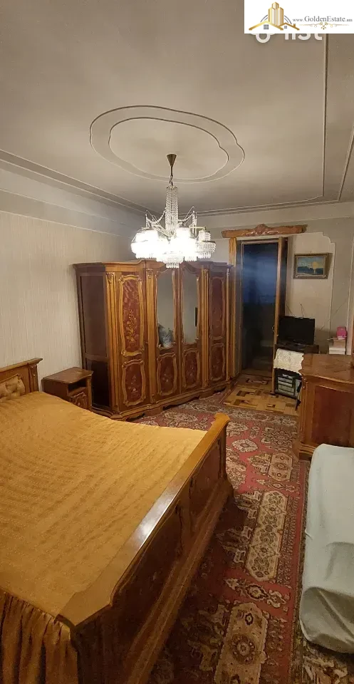 4 սենյականոց բնակարան Վրացական փողոցում Արաբկիրում, 100 քմ, նախավերջին հարկ, քարե շենք