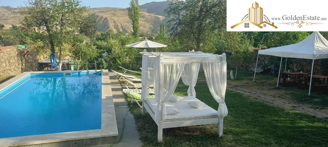 📣 Վաճառվում է Հյուրանոց Ազատամարտիկների փողոցում Գառնիում, 3,500 քմ