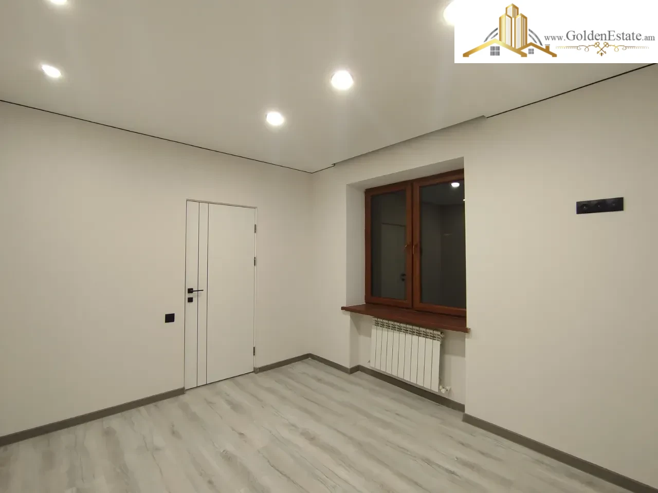 4 սենյականոց բնակարան Հրաչյա Քոչարի փողոցում Արաբկիրում, 80 քմ, 3/5 հարկ, քարե շենք