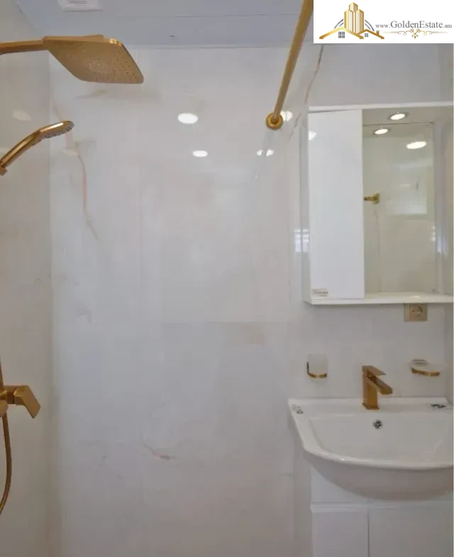 640
