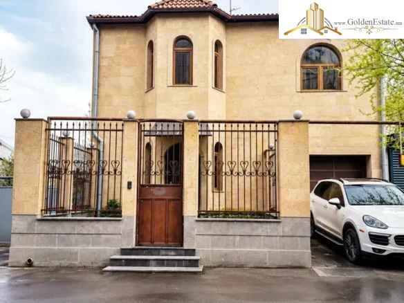 📣 Продаётся двухэтажный дом на улице Керу в Арабкире, 212 кв.м, на участке 218 кв.м, 2 санузла