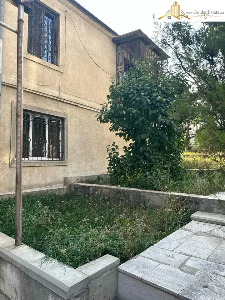 📣 Վաճառվում է Երեք հարկանի քարե տուն Սևաստոպոլյան փողոցում Արաբկիրում, 800 քմ, 300 քմ հողի վրա, 3+ սանհանգույց