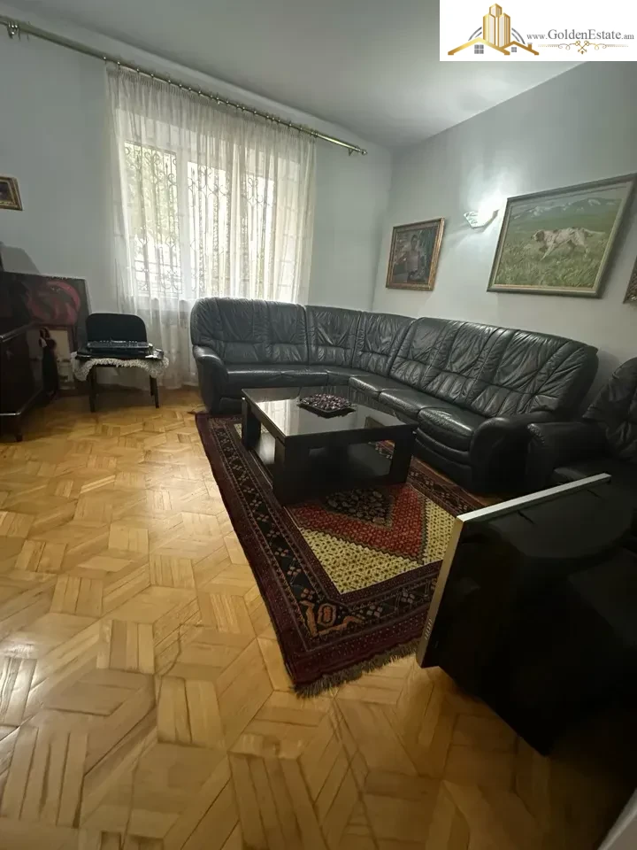 📣 Վաճառվում է Երեք հարկանի քարե տուն Սևաստոպոլյան փողոցում Արաբկիրում, 800 քմ, 300 քմ հողի վրա, 3+ սանհանգույց