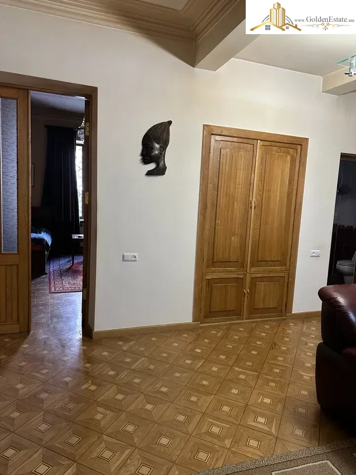 📣 Վաճառվում է Երեք հարկանի քարե տուն Սևաստոպոլյան փողոցում Արաբկիրում, 800 քմ, 300 քմ հողի վրա, 3+ սանհանգույց