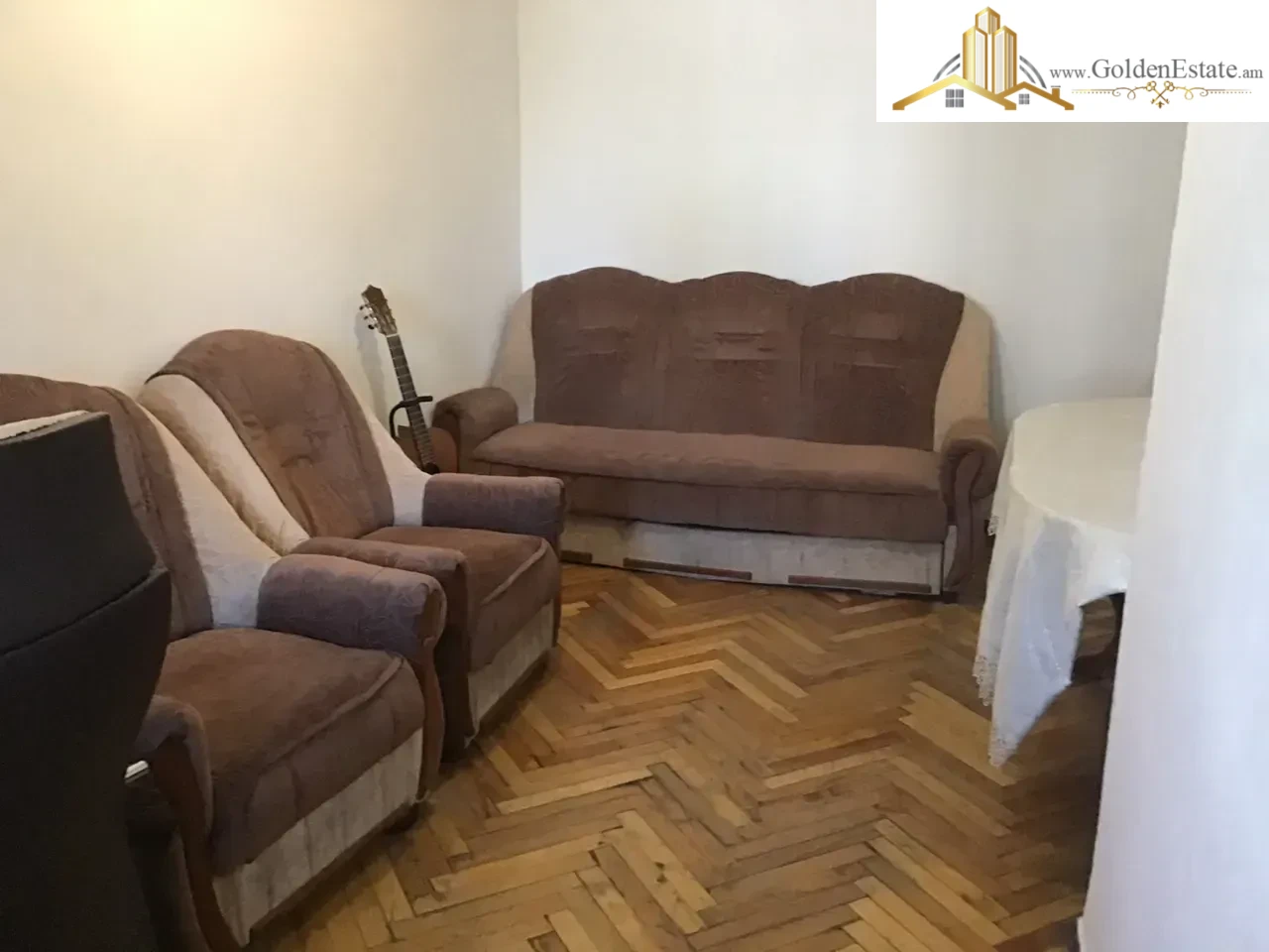 آپارتمان 2 خوابه برای اجاره در خیابان وراτσاکان، آرابکیر، 40 متر مربع، طبقه ماقبل آخر، ساختمان سنگی