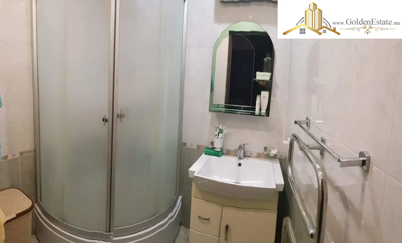 📣 Վաճառվում է 3 սենյականոց բնակարան, Проспект Маршала Баграмяна Արաբկիրում, 92 քմ, 1/3 հարկ, քարե շենք