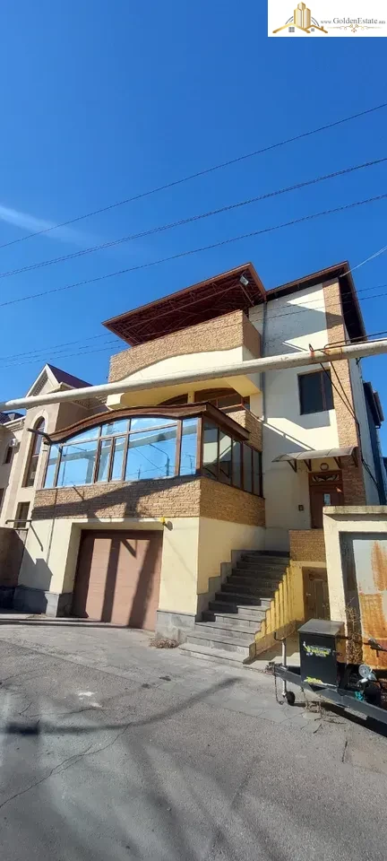 📣 Վաճառվում է Չորս հարկանի տուն, Barbyus Street Արաբկիրում, 820 քմ, 315 քմ հողի վրա, 3+ սանհանգույց