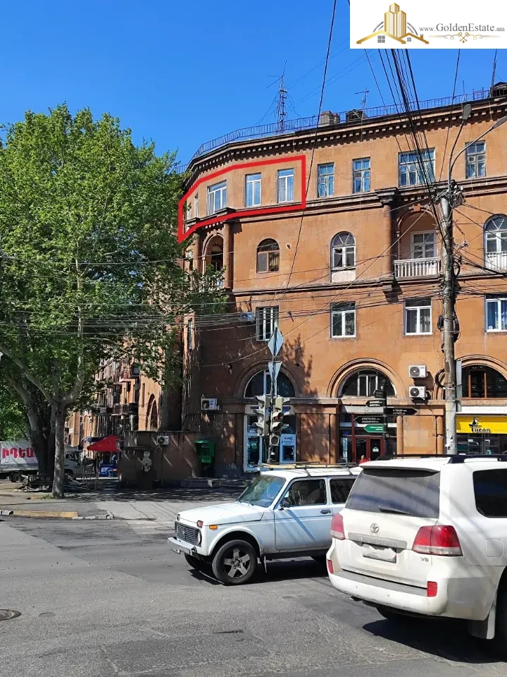 📣 Վաճառվում է 2 սենյականոց բնակարան Ադոնցի փողոցում Արաբկիրում, 49 քմ, բարձր առաստաղներ, քարե շենք