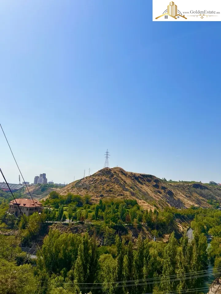 📣 Վարձով է տրվում 3 սենյականոց բնակարան Այգեձորի փողոցի 1-ին նրբանցքում Արաբկիրում, 50 քմ, 1/1 հարկ, բարձր առաստաղներ
