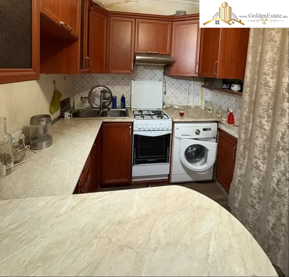 2 room apartment on Kristapor Street in the center, 65 sq.m., 2/5 floor, stone building