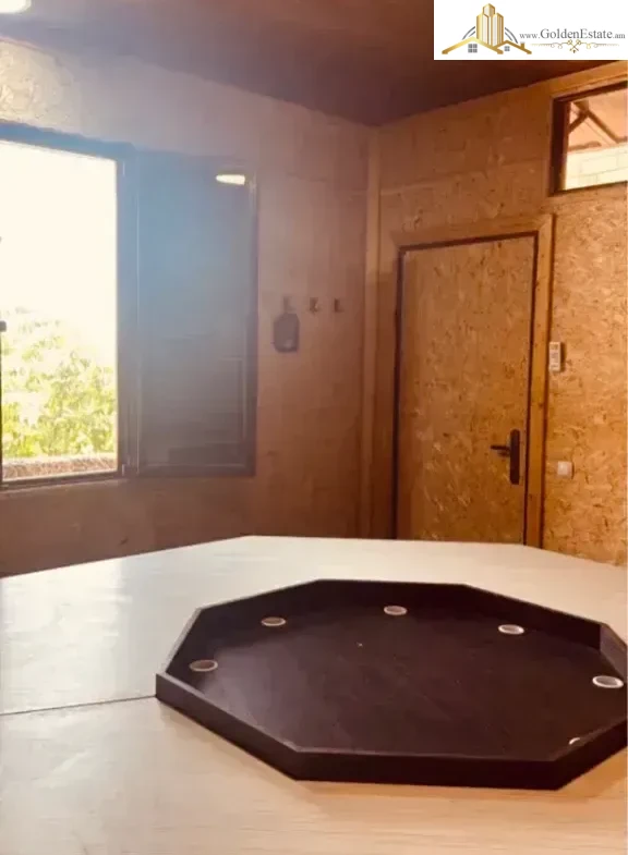 576