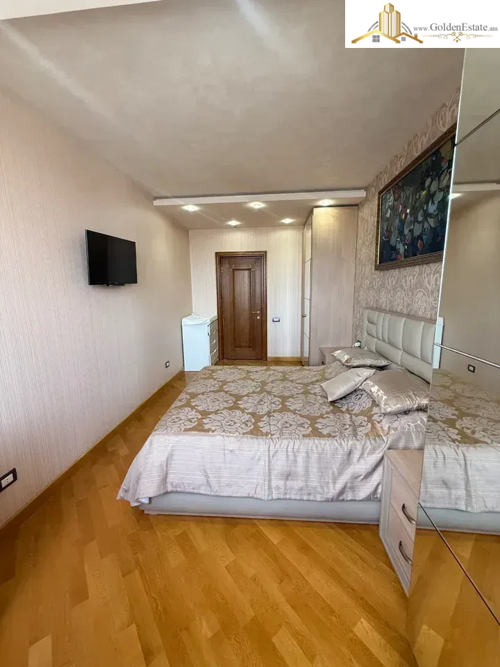 📣 Վաճառվում է 3 սենյականոց բնակարան Վիկտոր Համբարձումյան փողոցում Արաբկիրում, 115 քմ, նախավերջին հարկ, քարե շենք