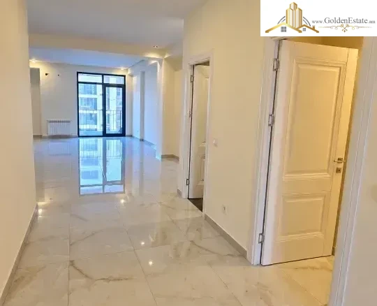 📣 یک واحد آپارتمان ۴ اتاقه در ساختمان نوساز در خیابان داویت هوهانسسیانی در منطقه اَرابکی‌ر، ۱۲۰ مترمربع، طبقه ۵ از ۷ برای فروش
