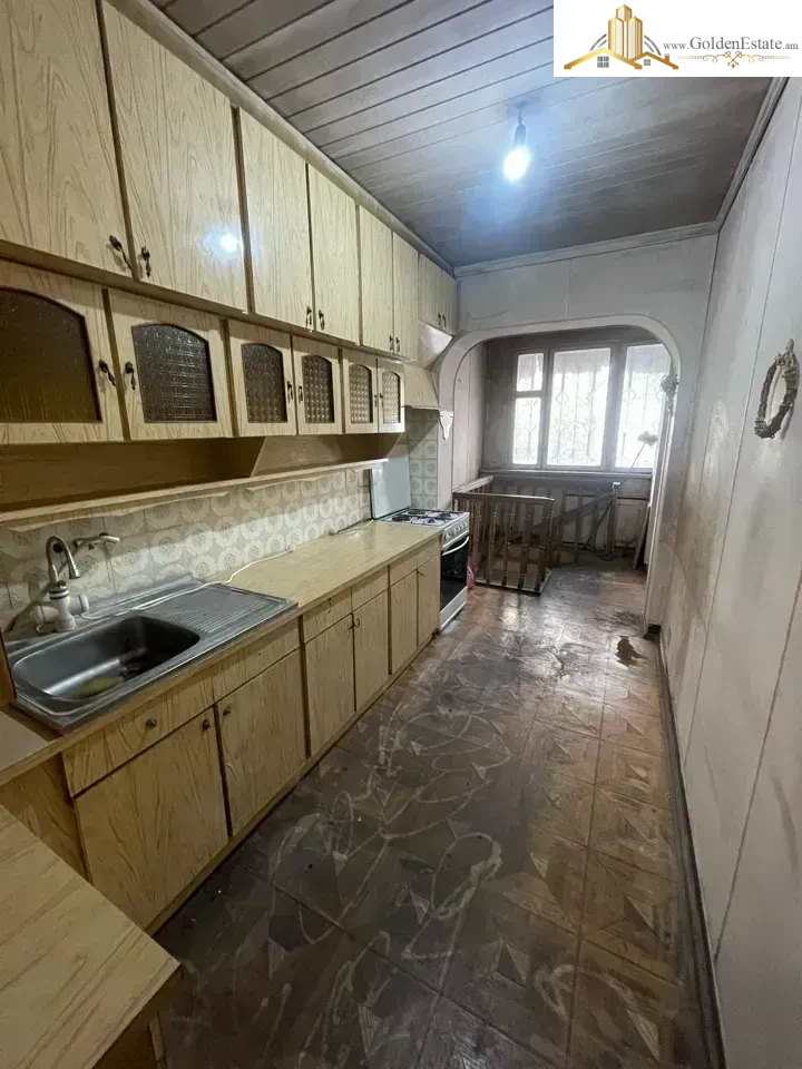 Spacious 1 room apartment on Vardanants Street in the center, 52 sq.m., 1/9 floor