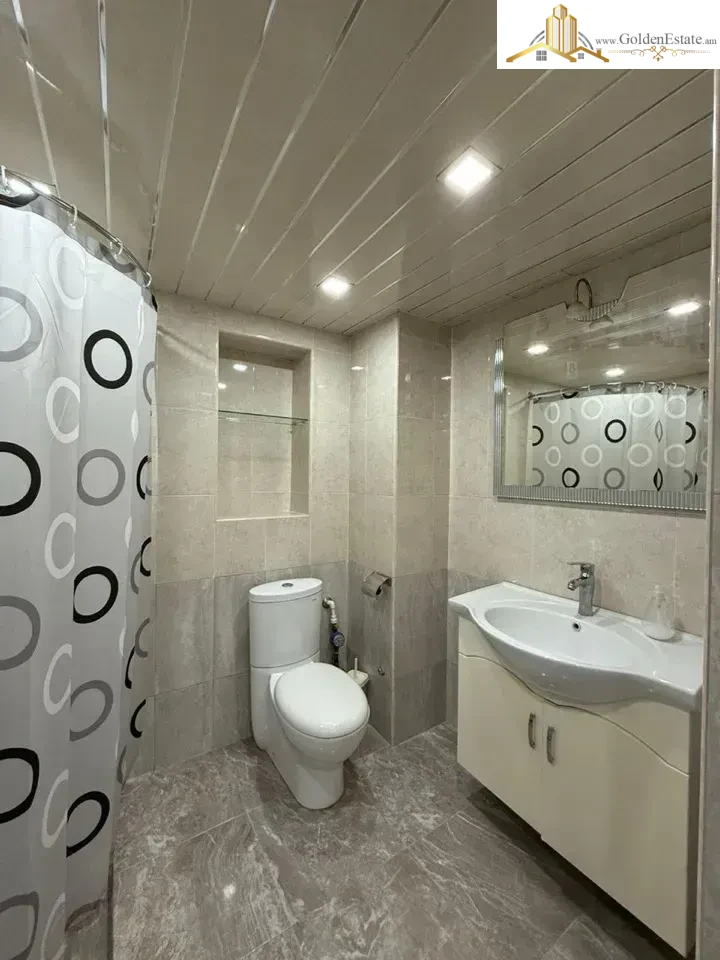2 room apartment on Hanrapetutyan Street in the center, 45 sq.m., 5/9 floor