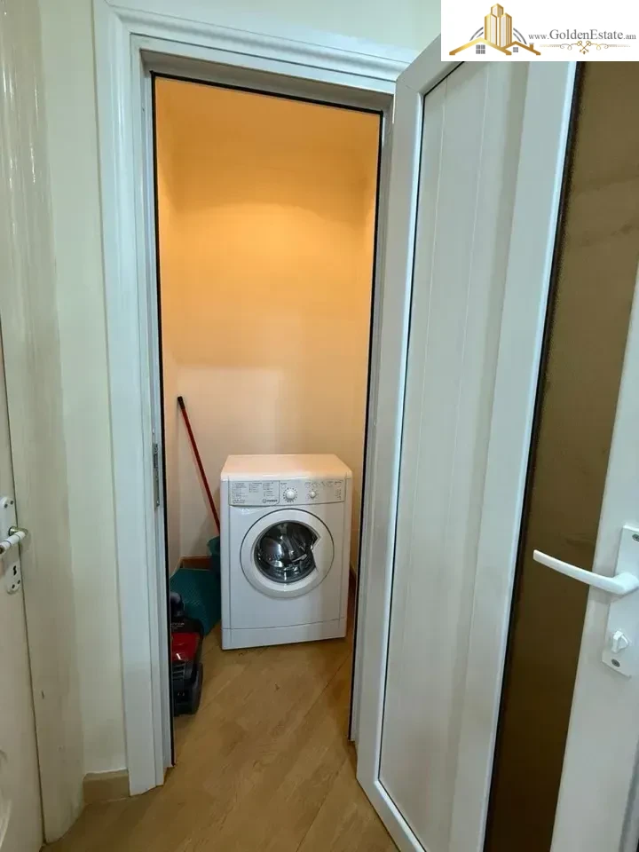2 room apartment on Hanrapetutyan Street in the center, 45 sq.m., 5/9 floor