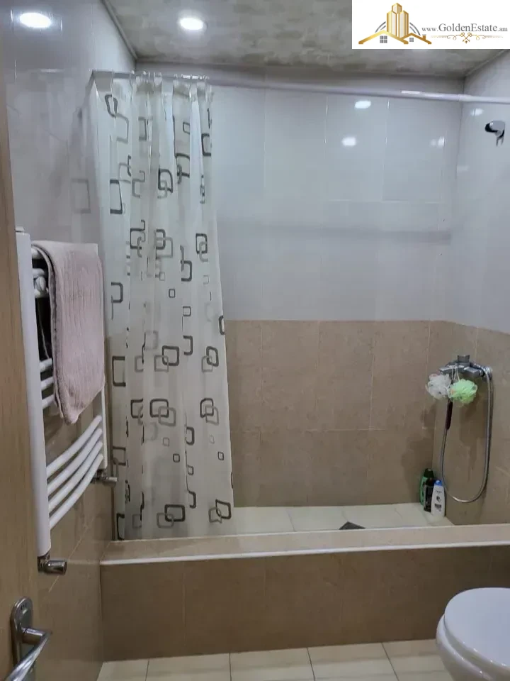 4 room apartment on Melkumov Street in Ajapnyak, 80.4 sq.m., high ceilings