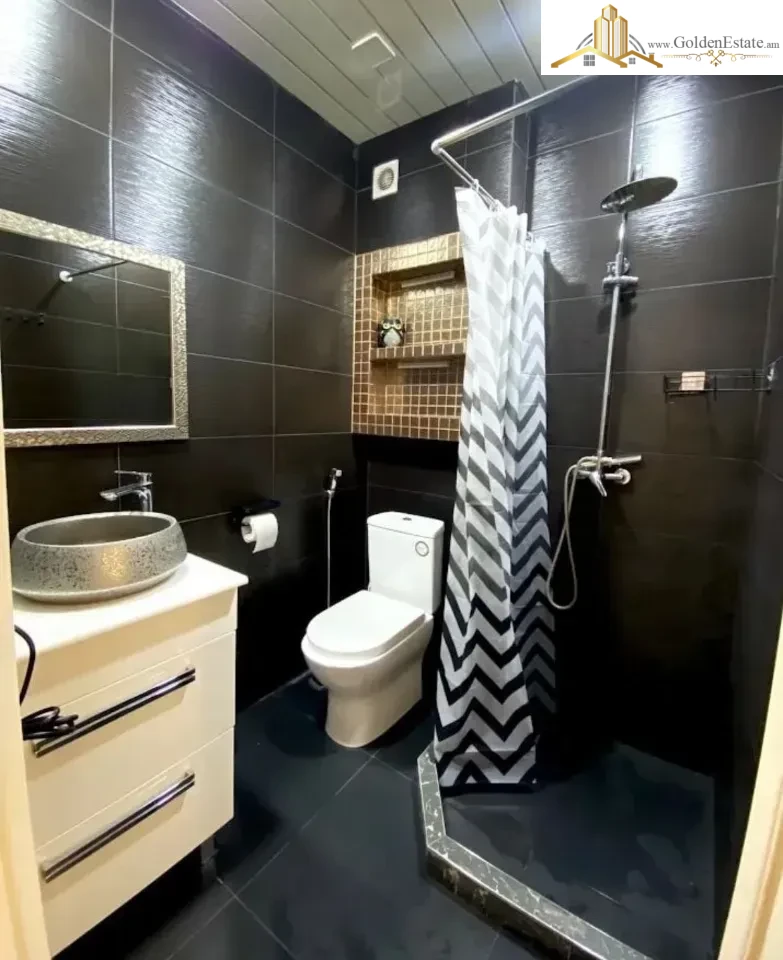 2 room apartment in a new building on Saryan Street in the center, 46 sq.m., 3/16 floor