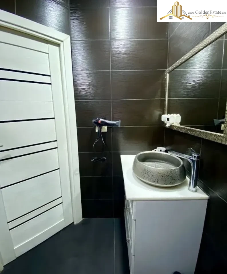 2 room apartment in a new building on Saryan Street in the center, 46 sq.m., 3/16 floor