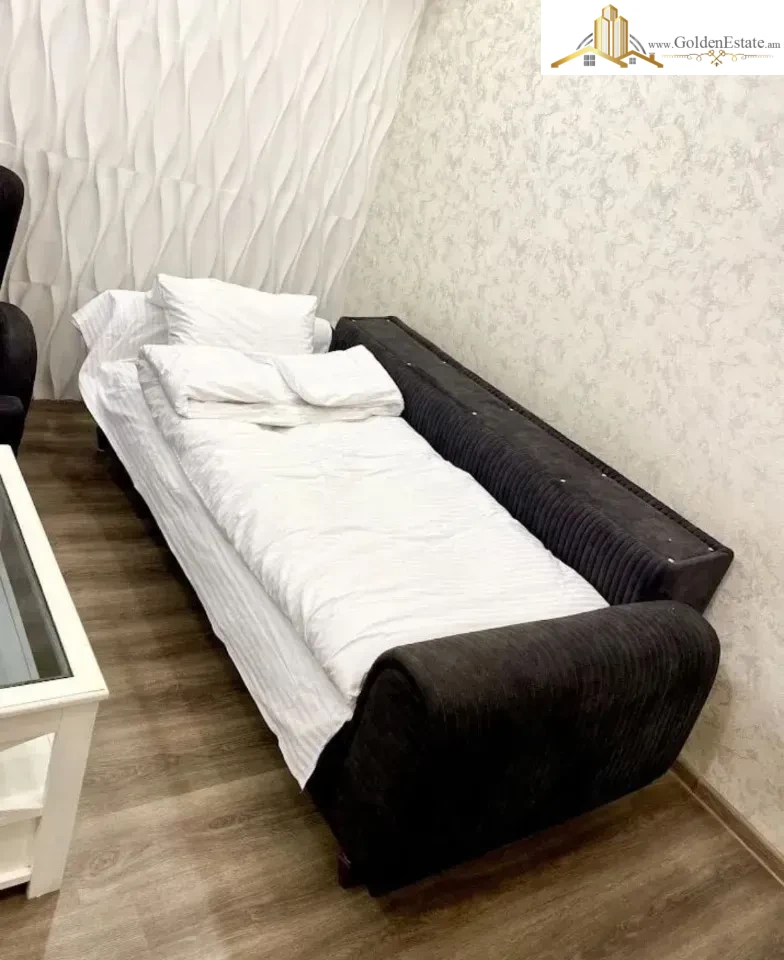 2 room apartment in a new building on Saryan Street in the center, 46 sq.m., 3/16 floor