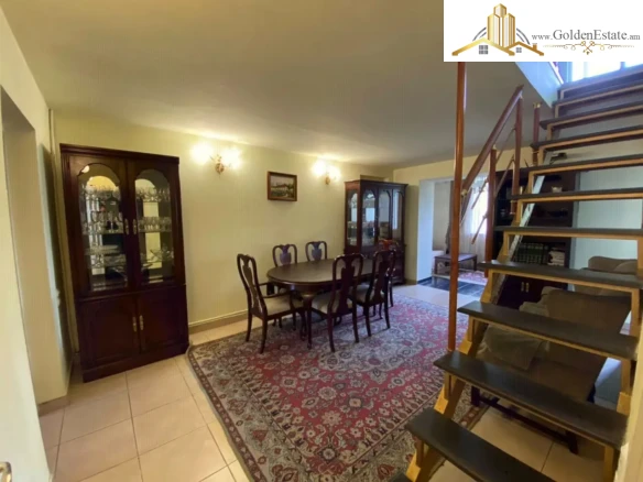 📣 For sale: a 5-room apartment on Vaghars... Street in Arabkir, 131 m², 2 bathrooms, a stone building