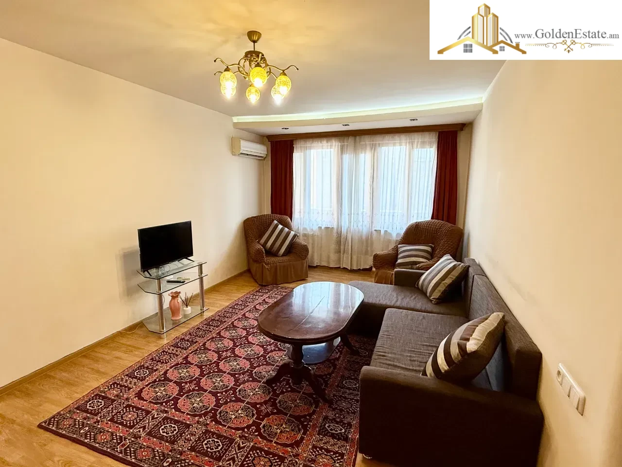 📣 For rent: a 2-room apartment on Tumanian Street in the city center, 60 sq m, 5/9th floor, high ceilings