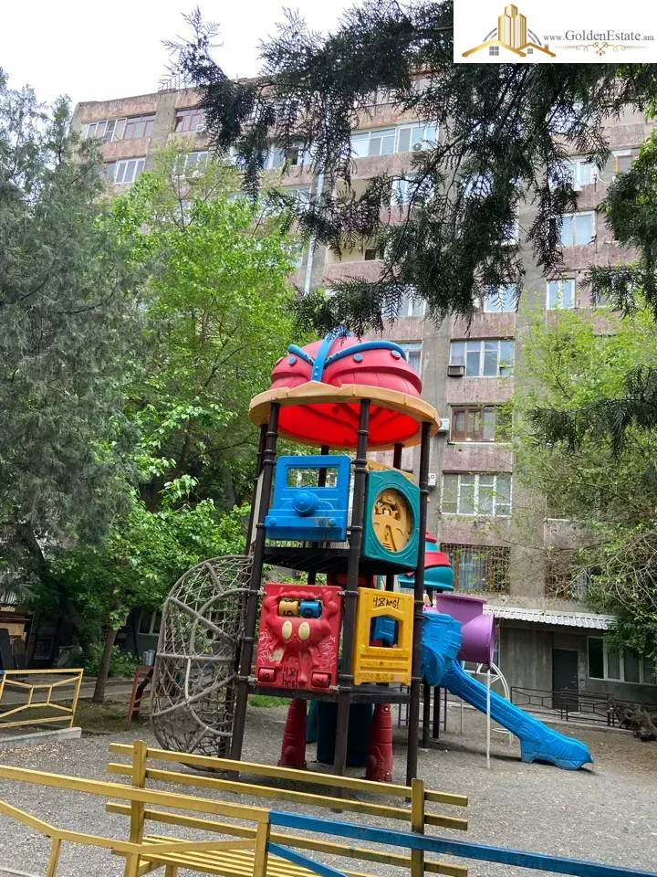 2 room apartment on Ghazar Parpetsi Street in the center, 45 sq.m., second to last floor