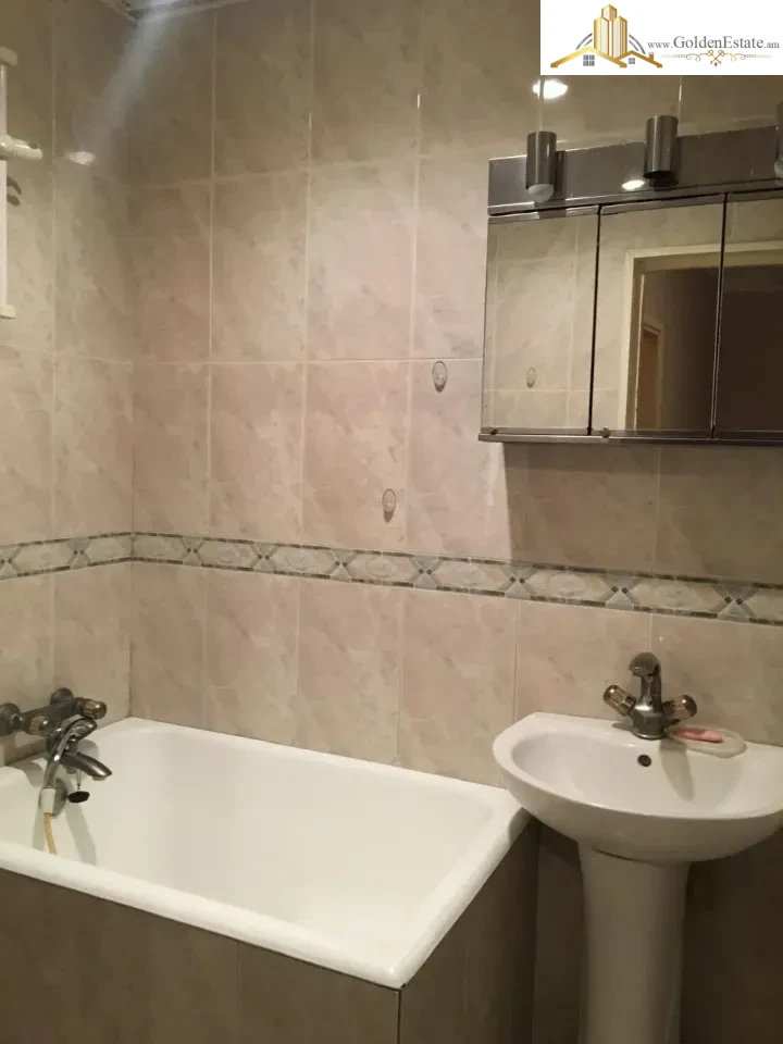 3 room apartment on Hrachya Kochar Street in Arabkir, 78 sq.m., 3/6 floor, 3+ bathrooms